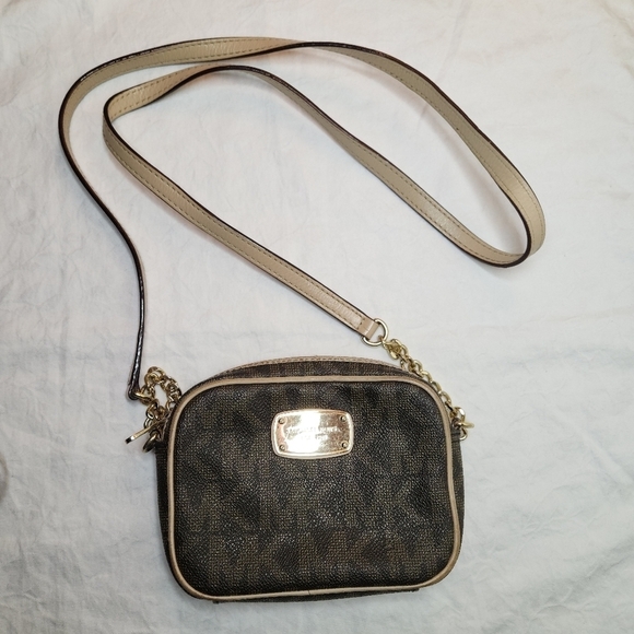 Michael Kors classic mini crossbody purse - Picture 1 of 15